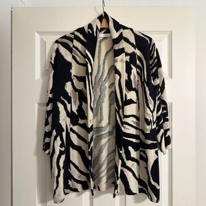 100% Cashmere Neiman Marcus Black and Cream Cardigan